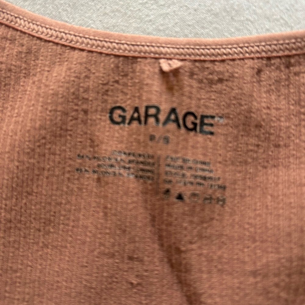Garage Stella Top - Picture 2 of 3